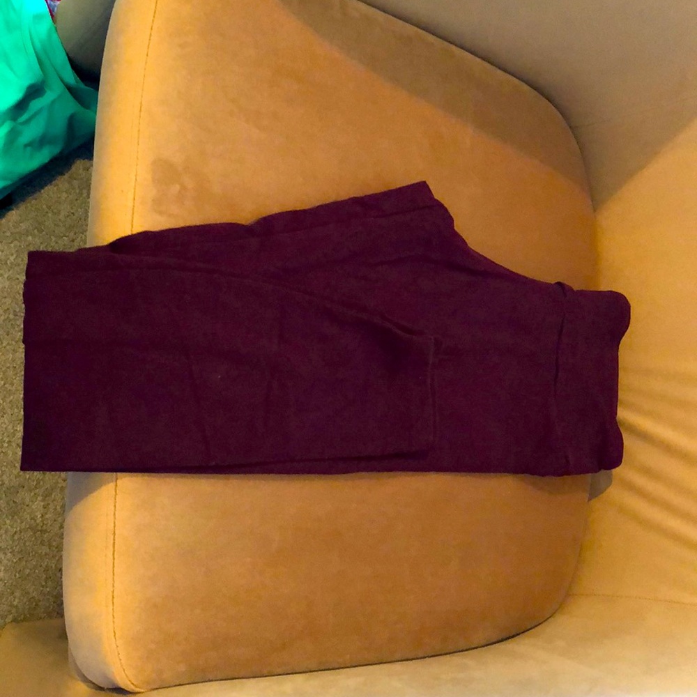 Burgundy leggings
